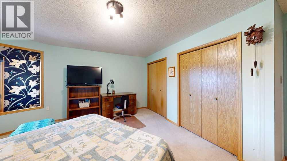 #6 1165 16 Street NE - 19
