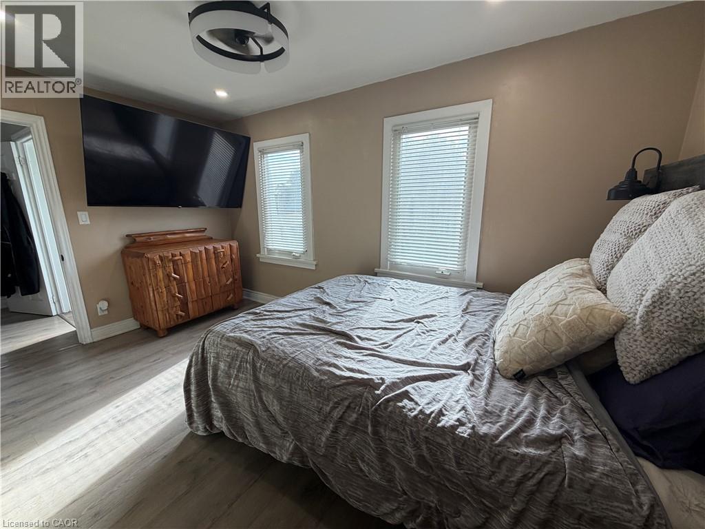 94 HOWARD Avenue - 13
