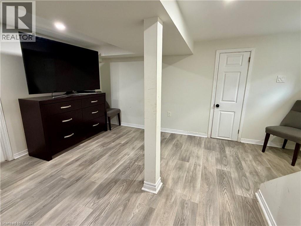 94 HOWARD Avenue - 18
