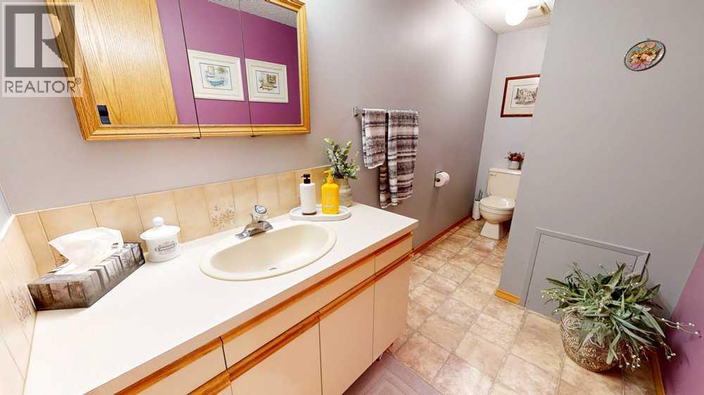 #6 1165 16 Street NE - 15