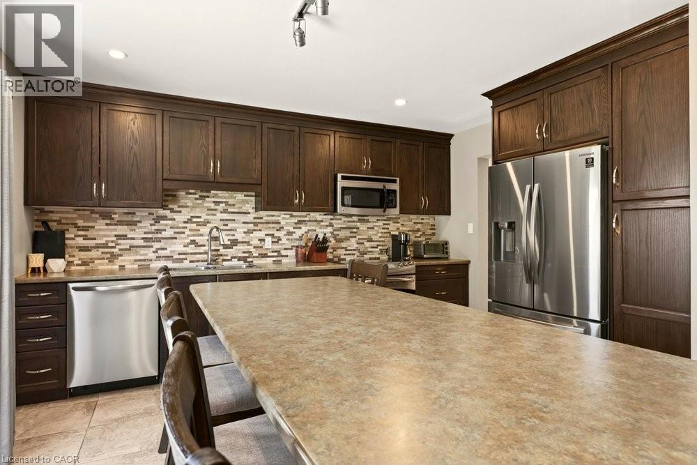 72 GURNETT Drive - 6
