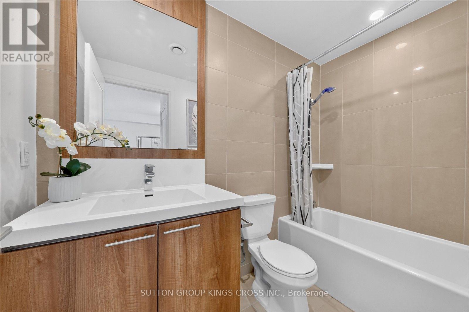 #317 120 HARRISON GARDEN BOULEVARD - 16