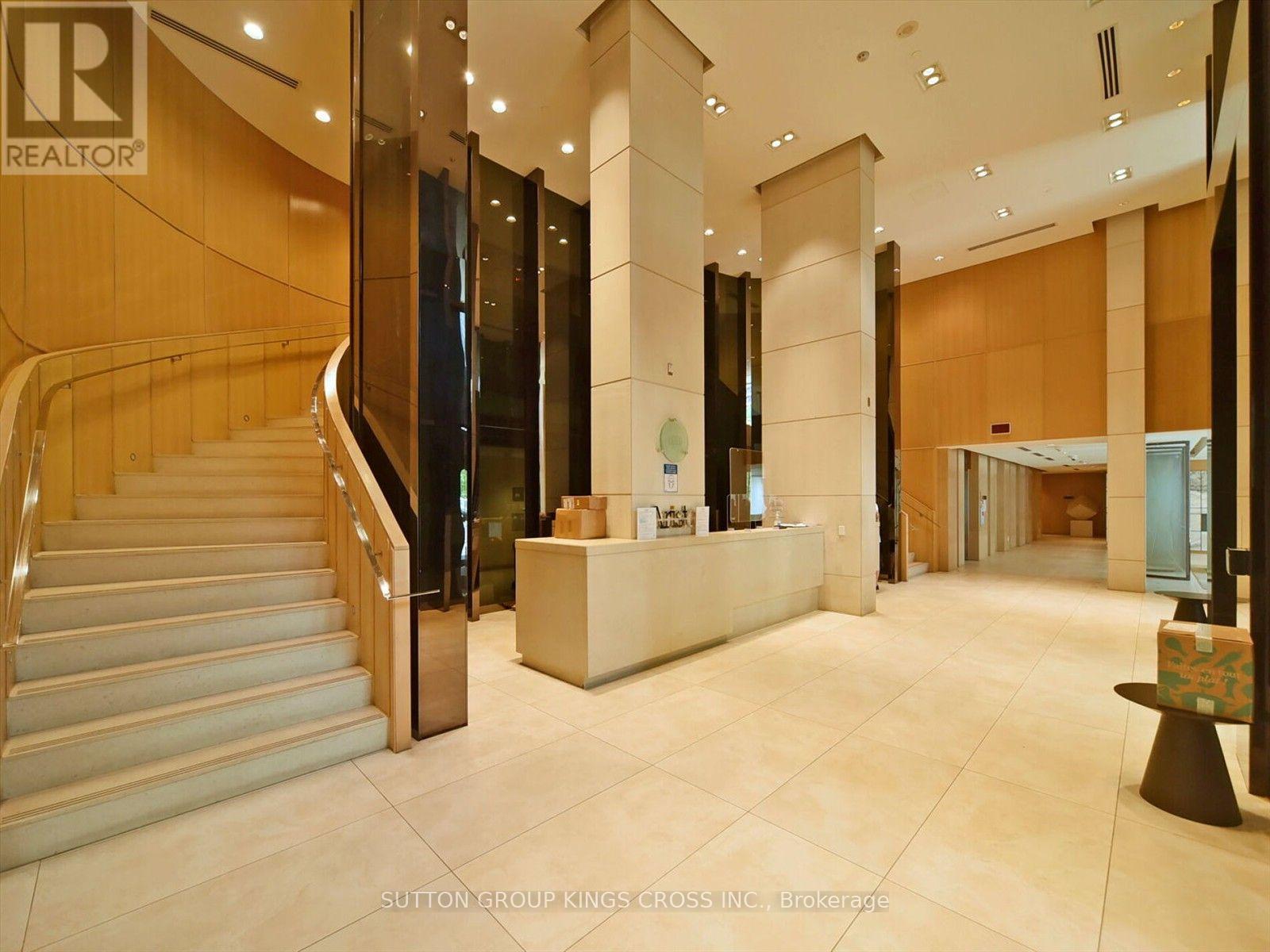 #317 120 HARRISON GARDEN BOULEVARD - 25