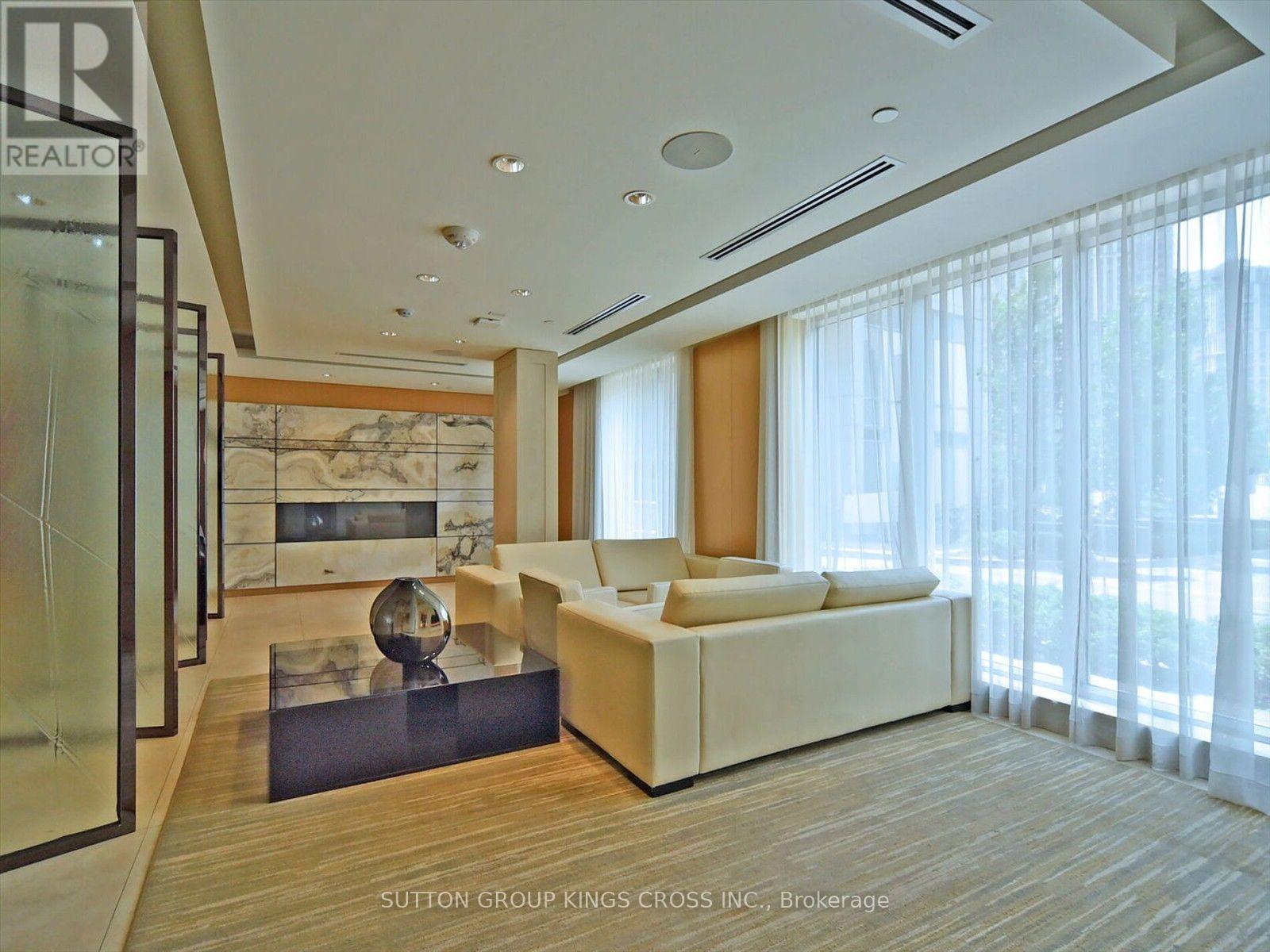 #317 120 HARRISON GARDEN BOULEVARD - 28