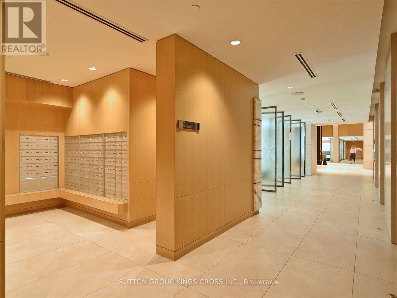 #317 120 HARRISON GARDEN BOULEVARD - 29