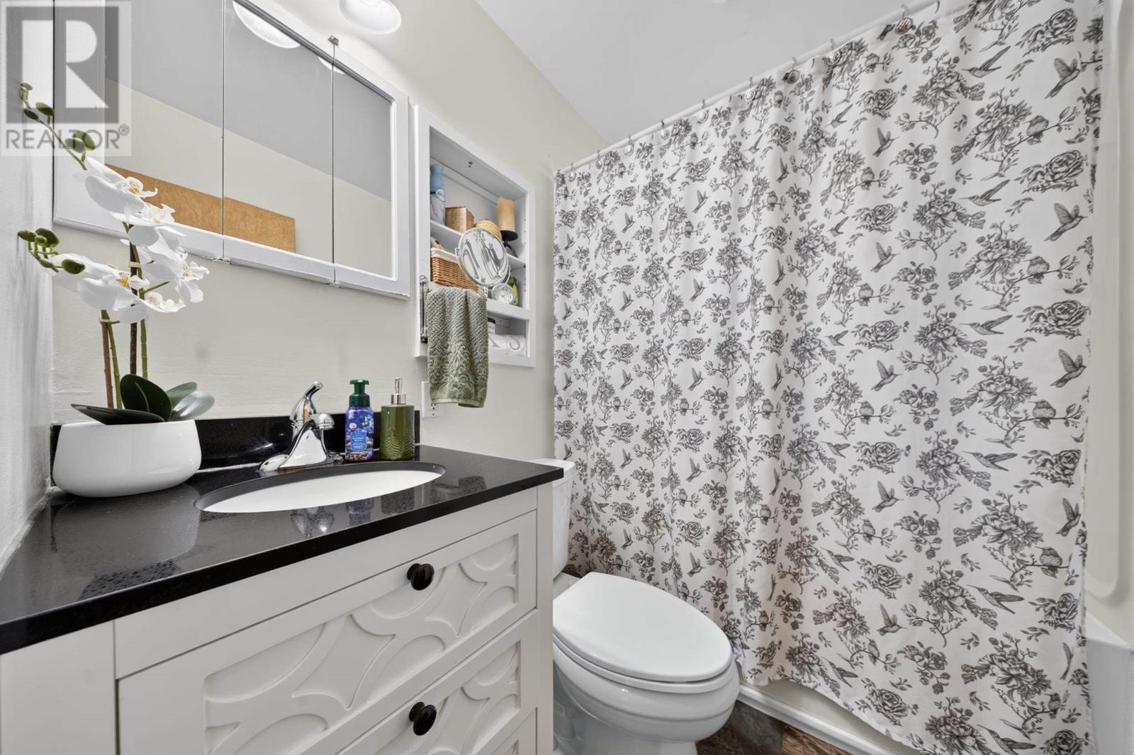 43 Forest AVE - 20