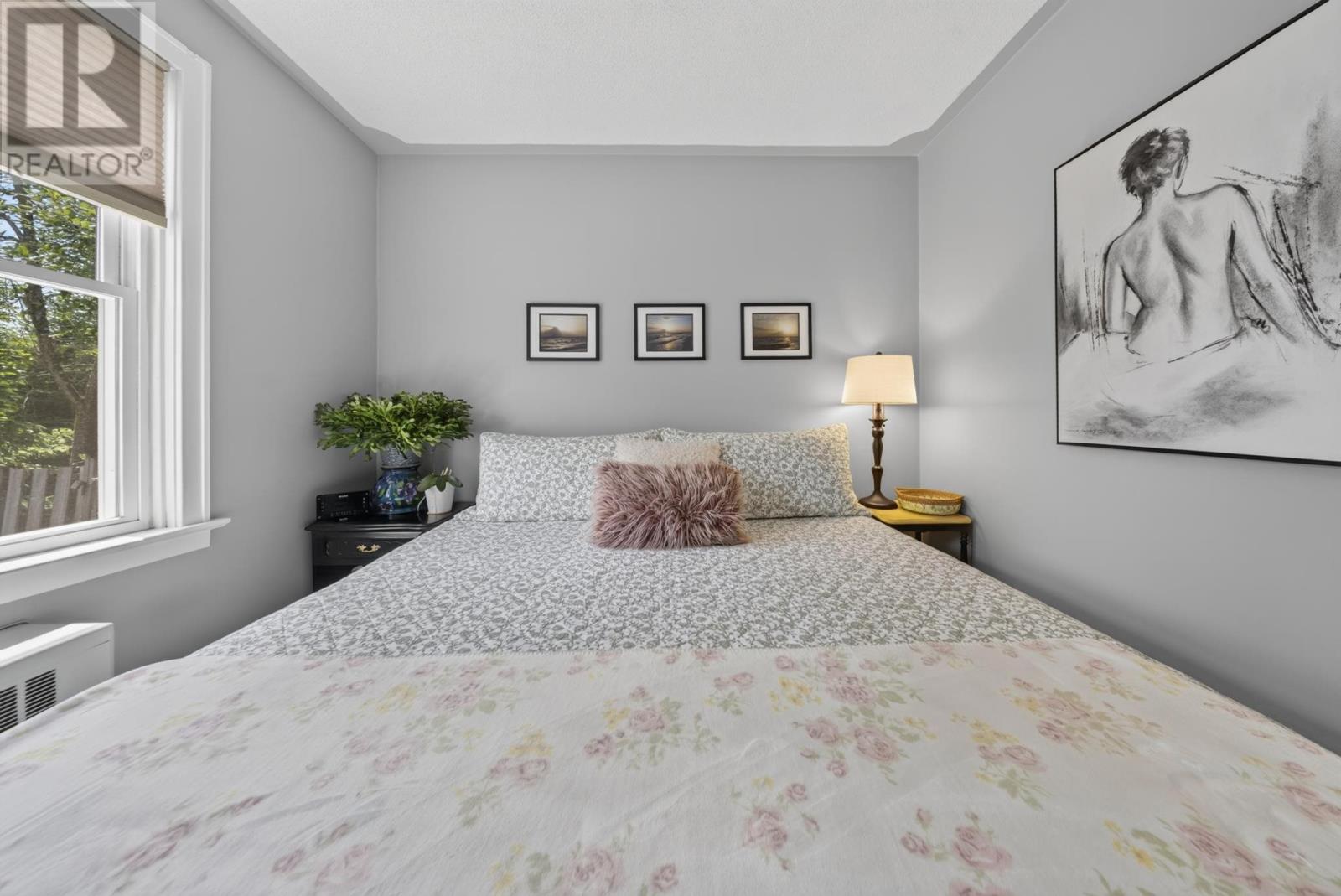 43 Forest AVE - 24