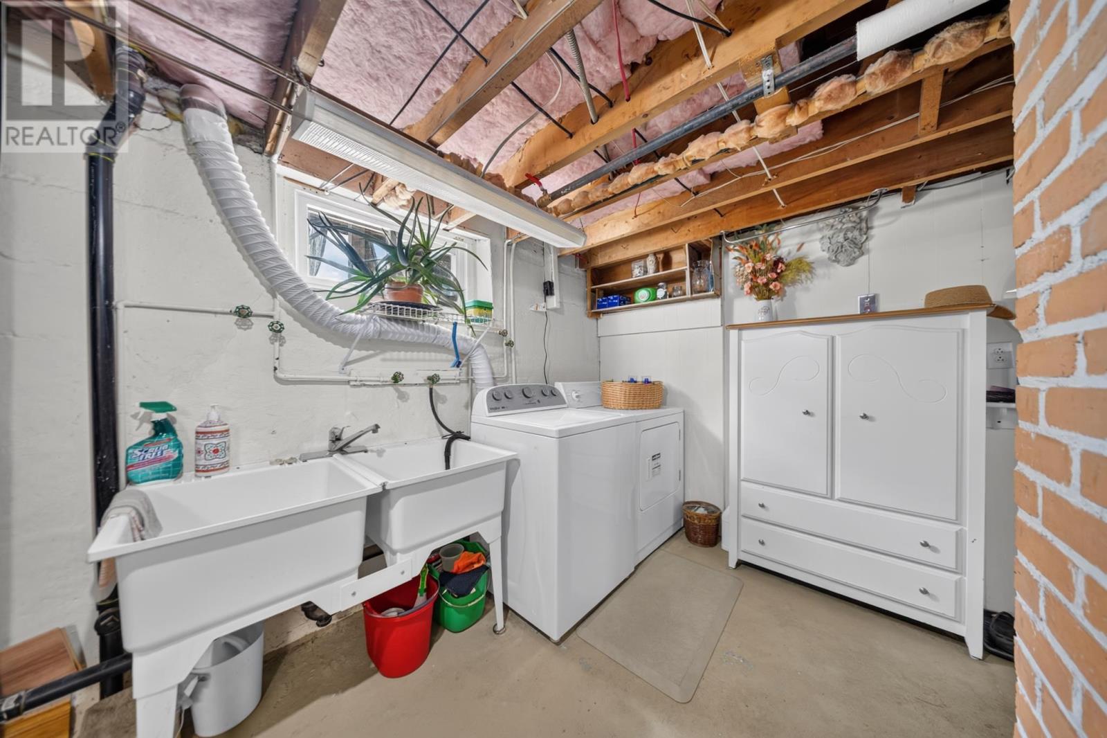 43 Forest AVE - 31