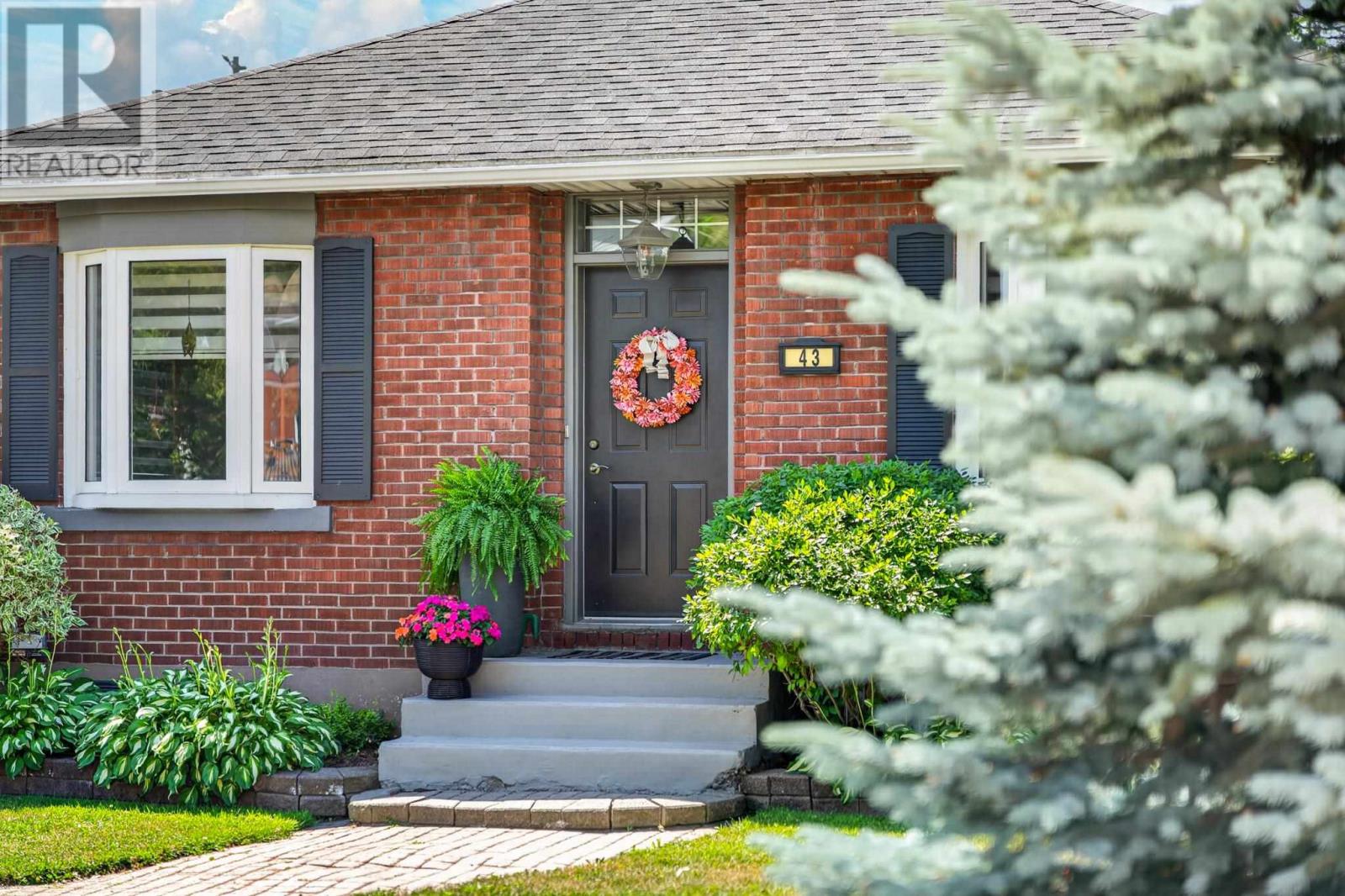 43 Forest AVE - 3