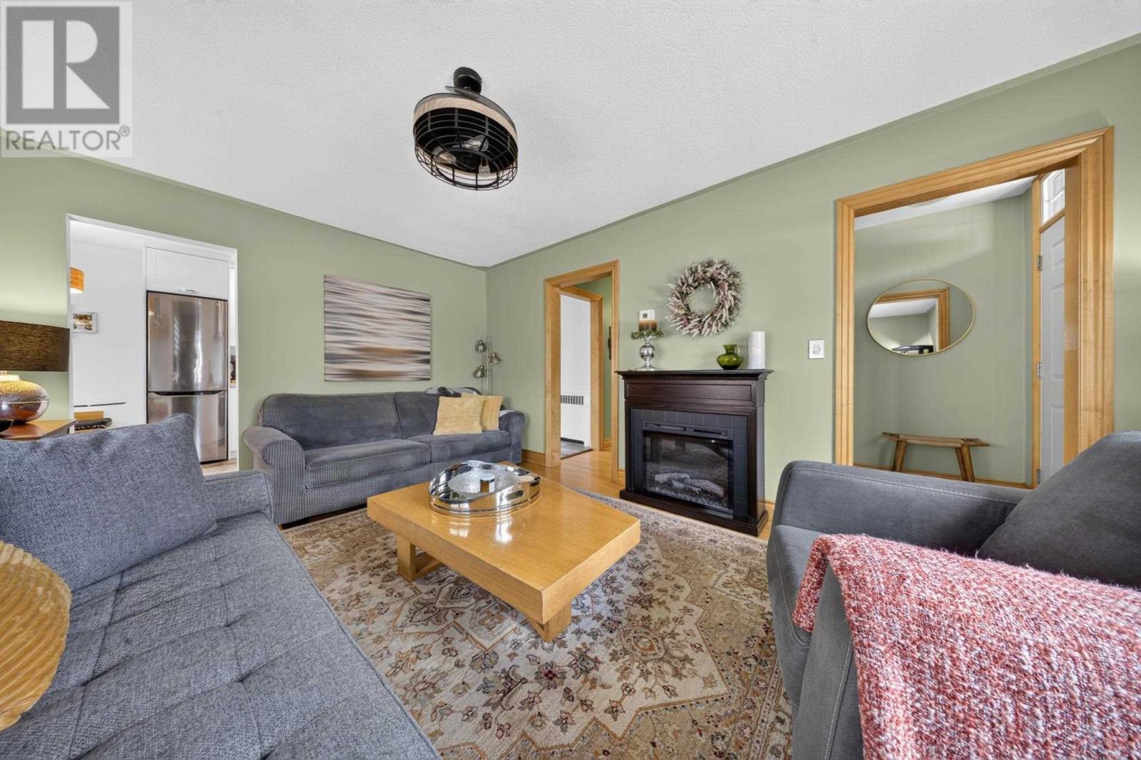 43 Forest AVE - 9