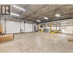 890 Walker Road, Windsor, ON N8Y2N5 Photo 11