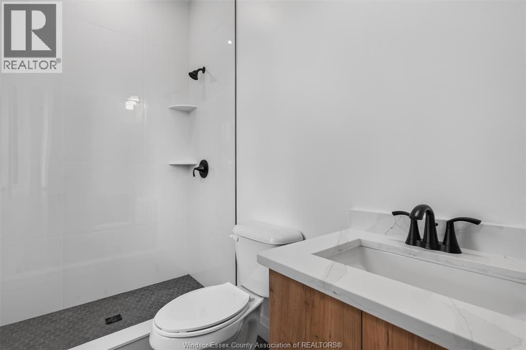 5325 HURON CHURCH LINE - Image 25