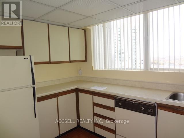 #2106 3700 KANEFF CRESCENT - 3