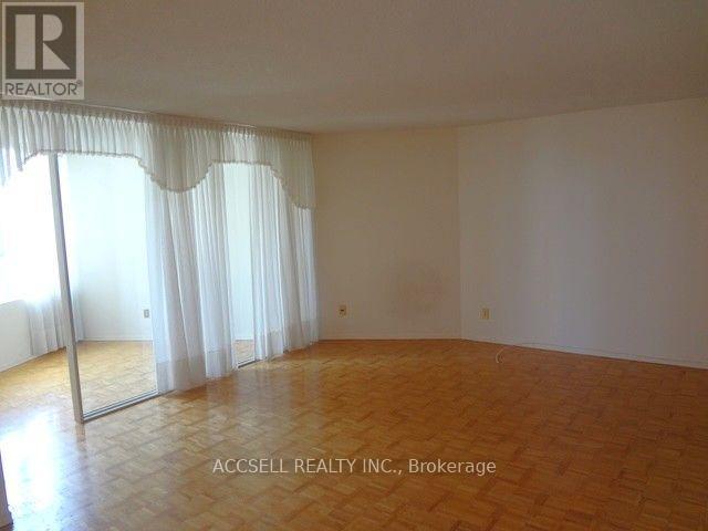 #2106 3700 KANEFF CRESCENT - 6