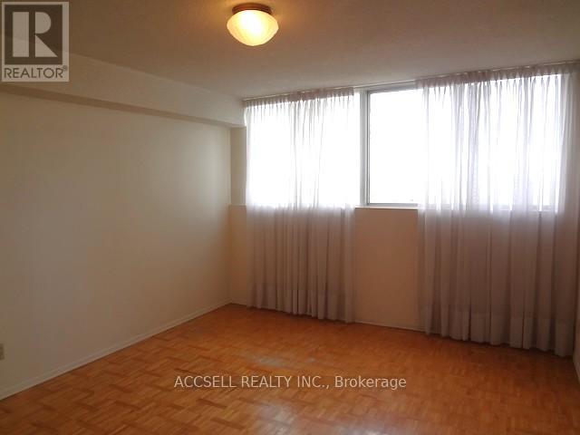 #2106 3700 KANEFF CRESCENT - 9