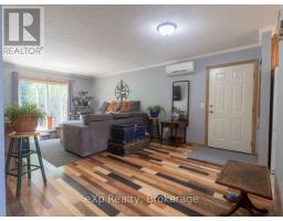 Foyer - 36 Church Street, Kincardine, ON N0G2T0 Photo 6