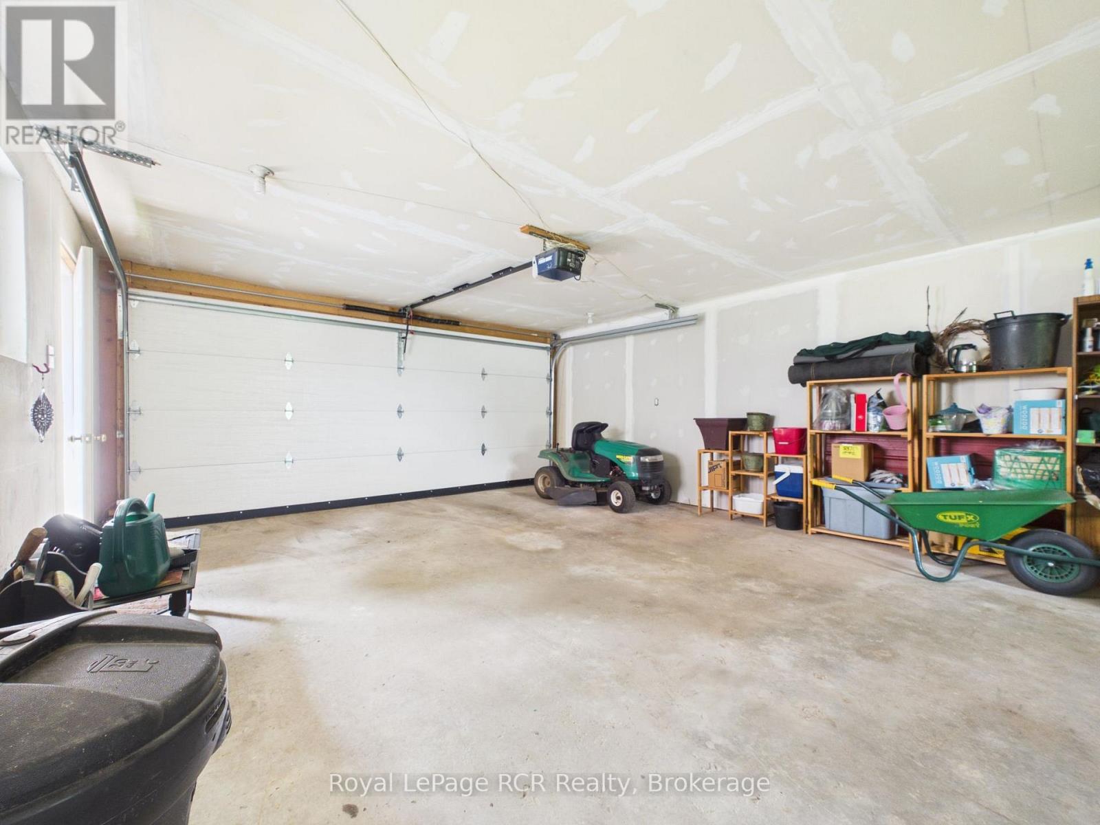 2055 PRINCESS STREET S - 28