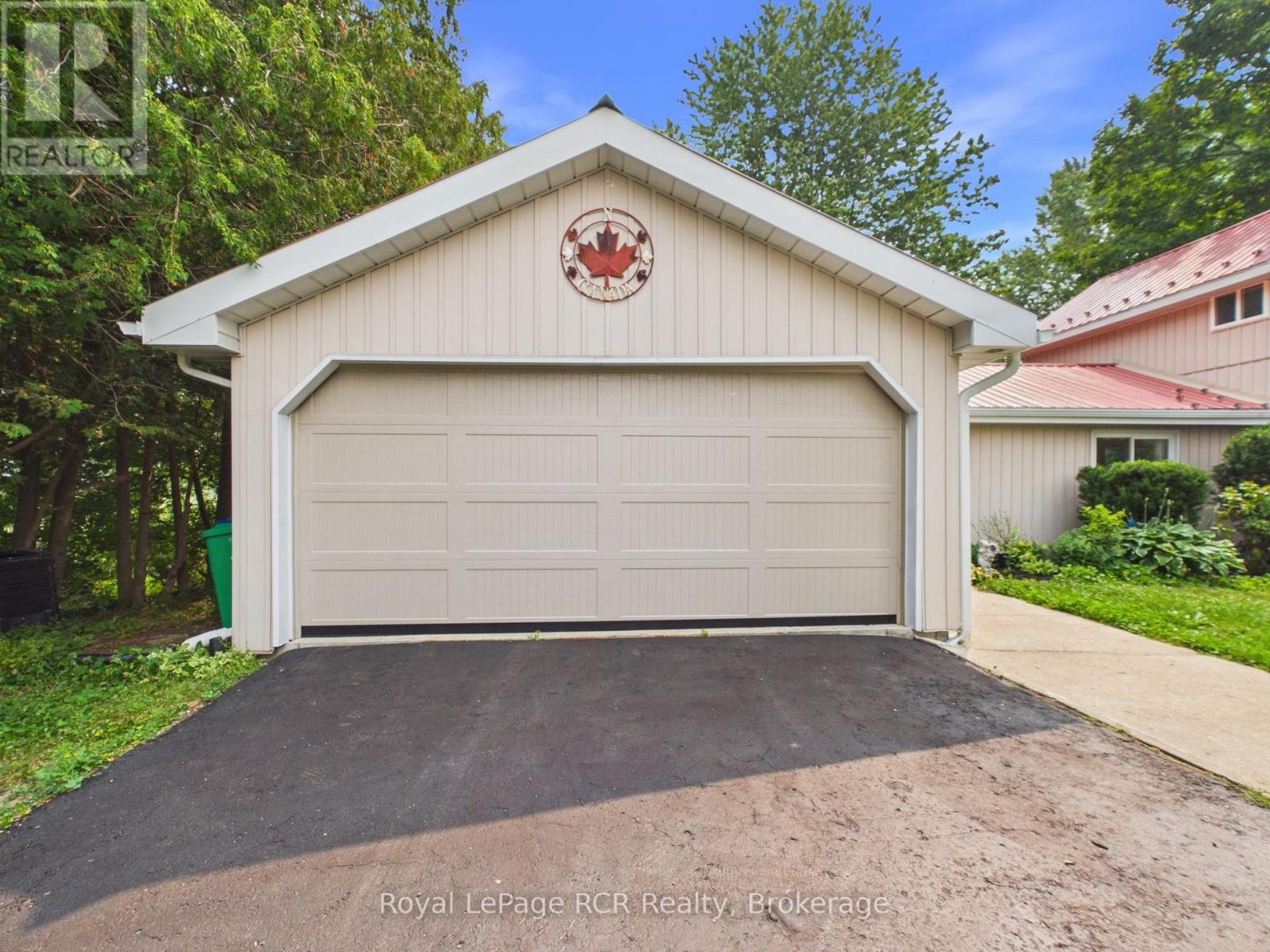 2055 PRINCESS STREET S - 4