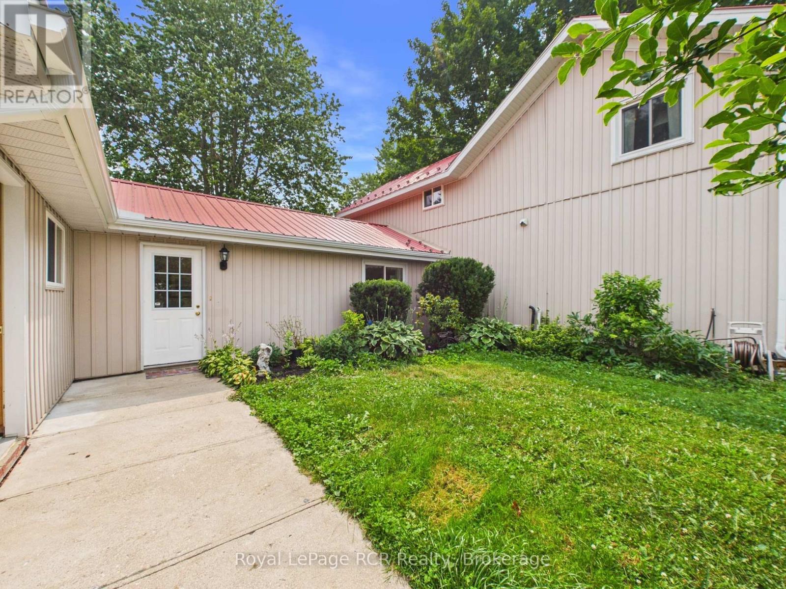 2055 PRINCESS STREET S - 5