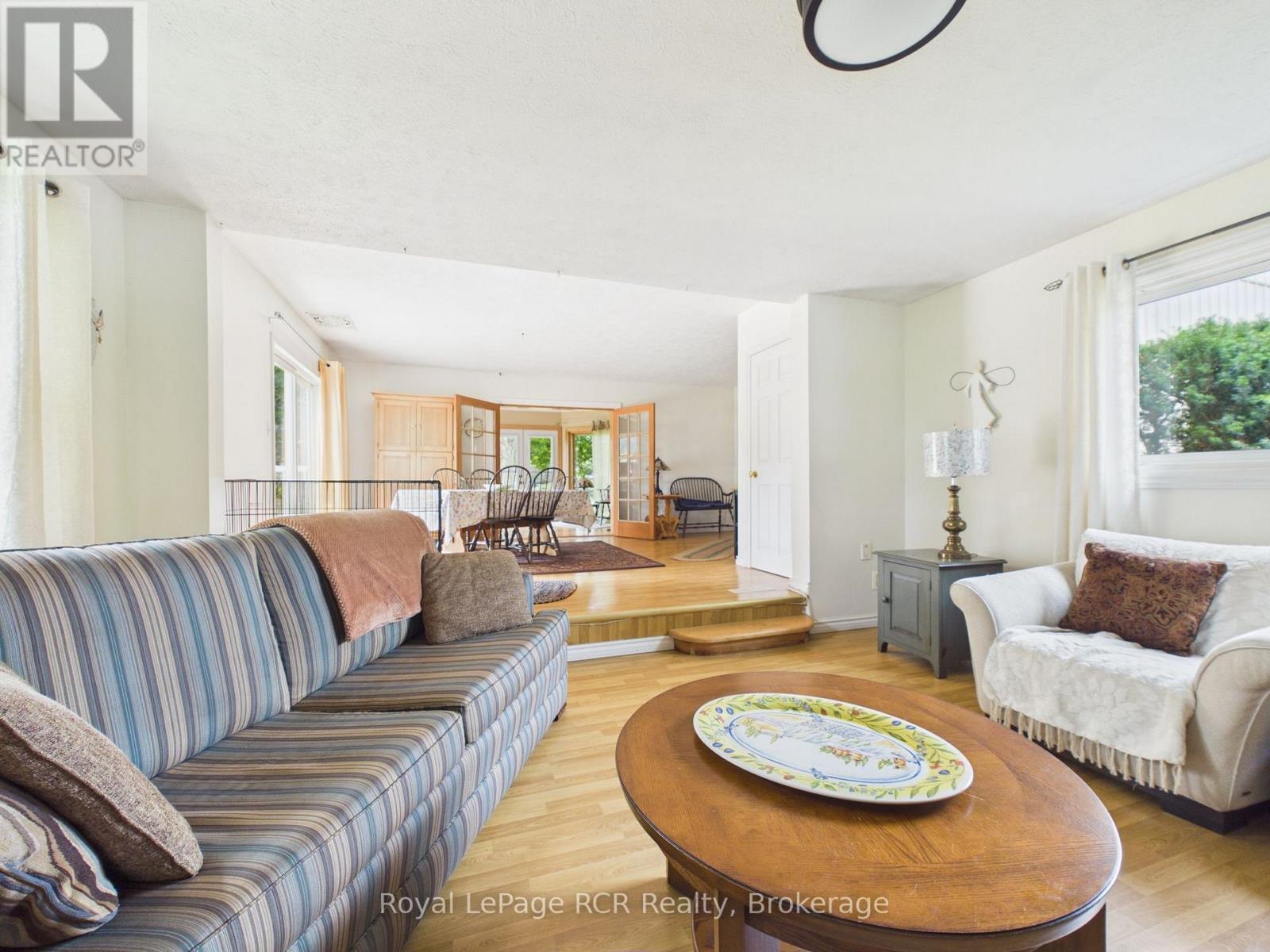 2055 PRINCESS STREET S - 8