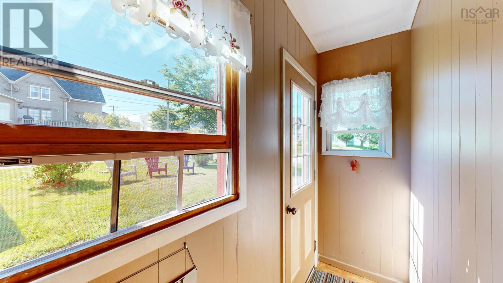 3389 Main Shore Road - 13