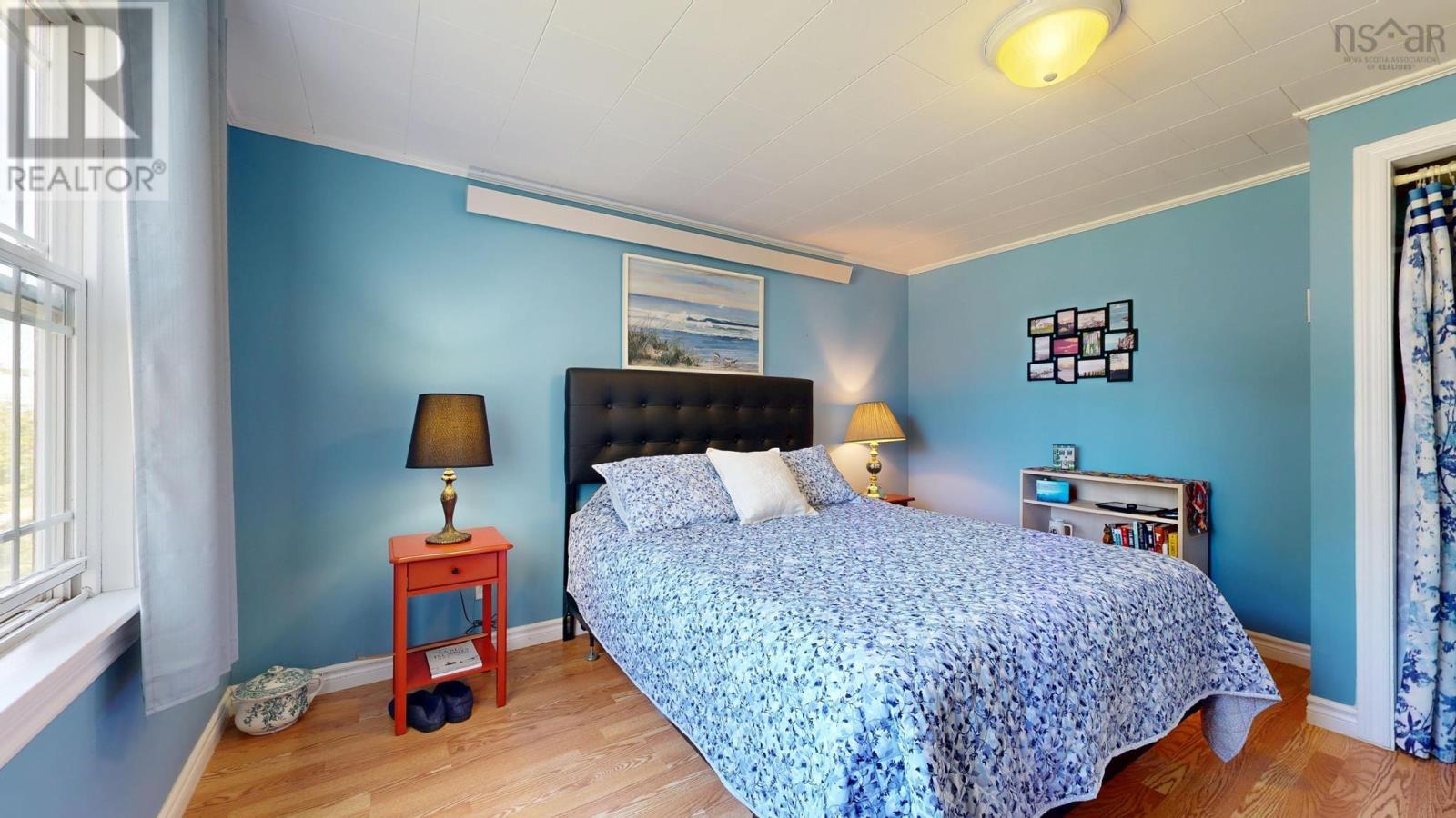 3389 Main Shore Road - 28