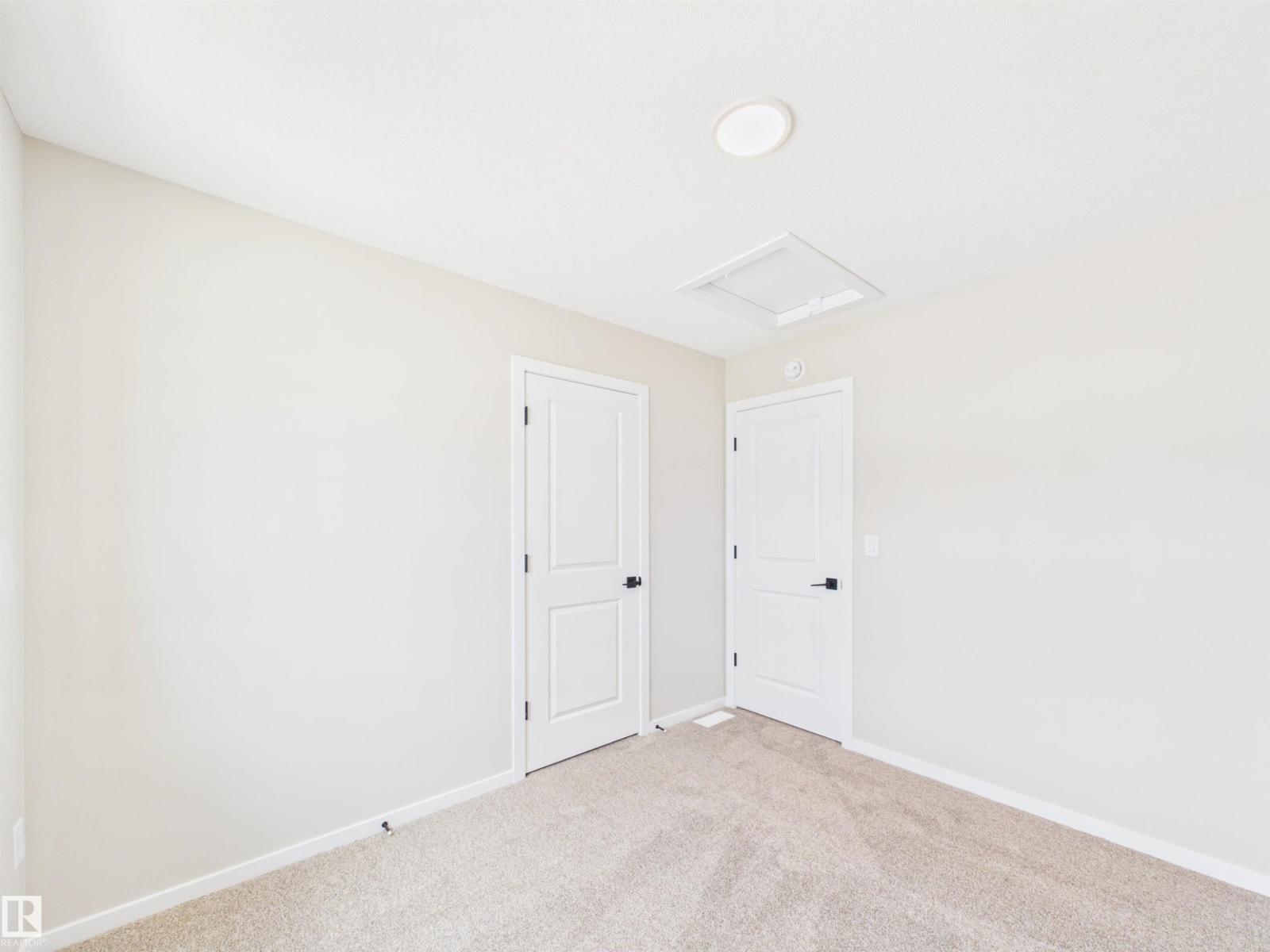 1100 MCLEOD AV - 19