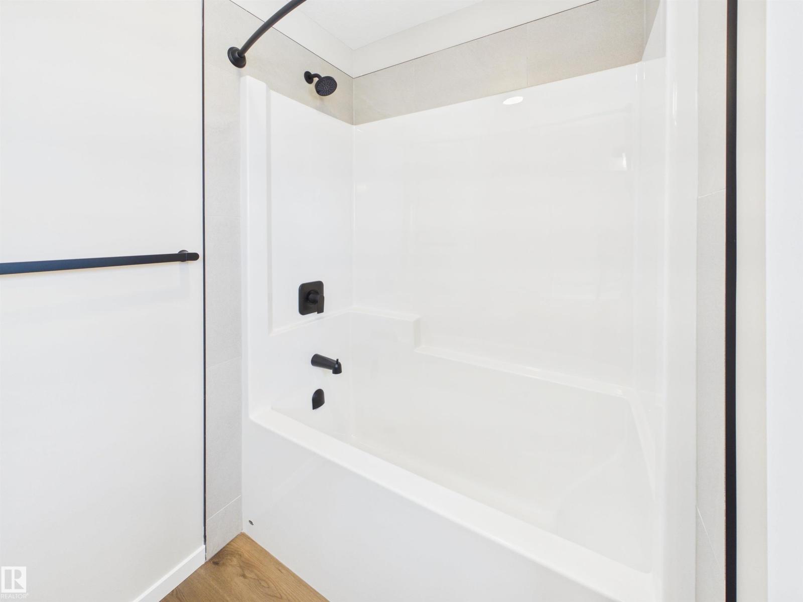 1100 MCLEOD AV - 27