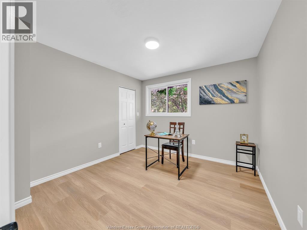 255 MELANIE LANE - Image 37