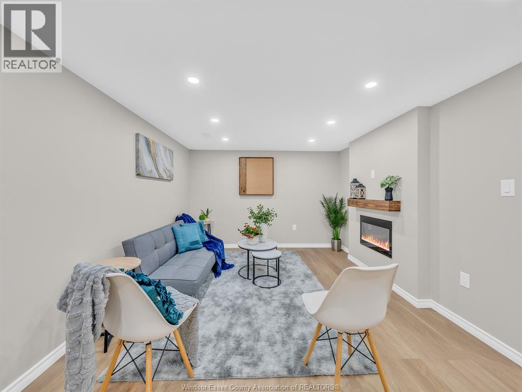 255 MELANIE LANE - 40