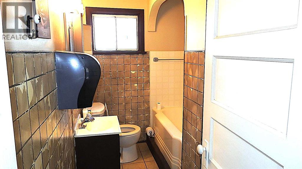 2219 20 Street - Photo 10