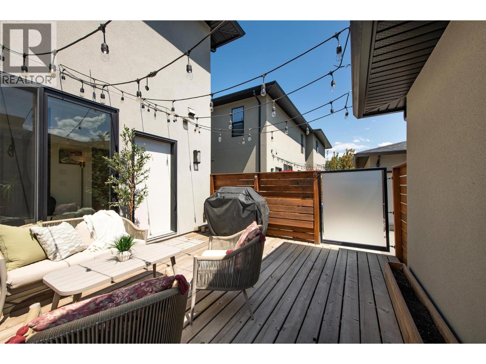 #3 877 Morrison Avenue - 18