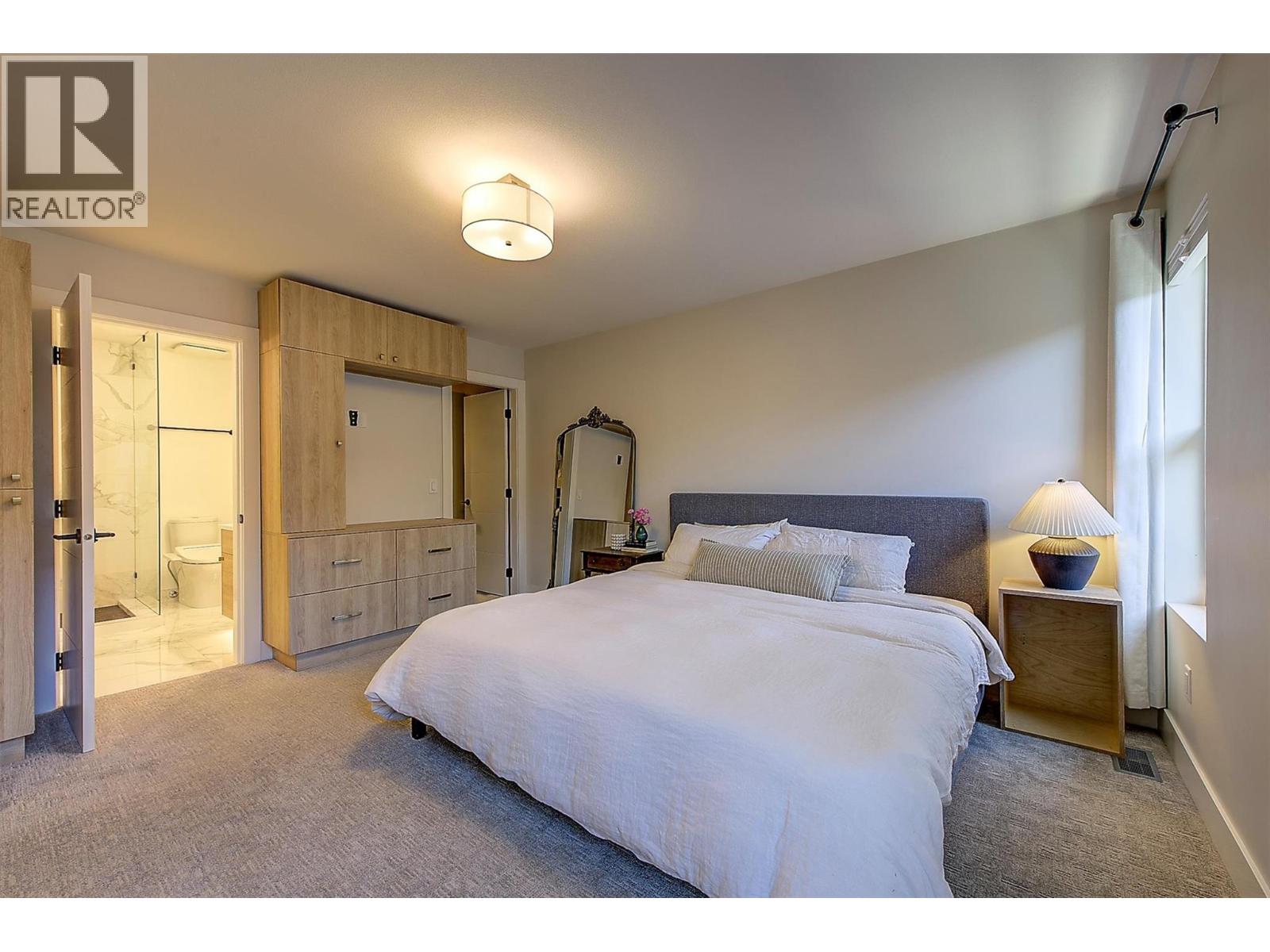#3 877 Morrison Avenue - 26