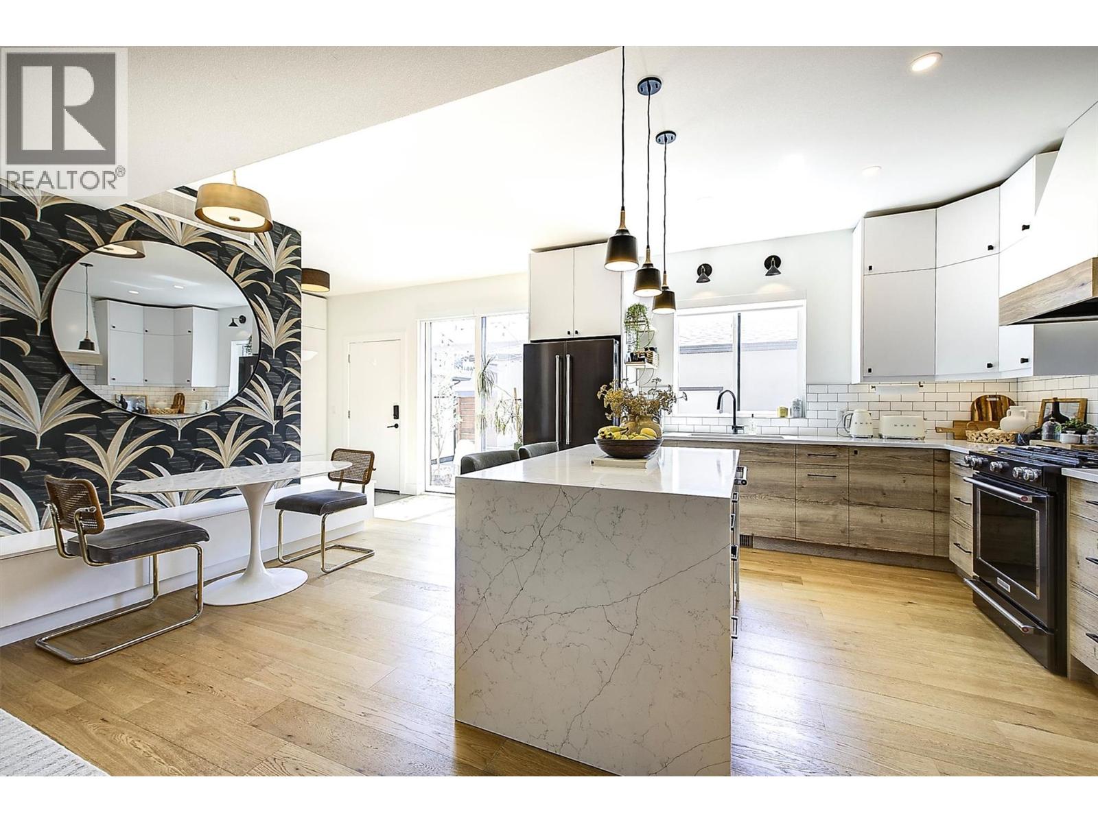 #3 877 Morrison Avenue - 1