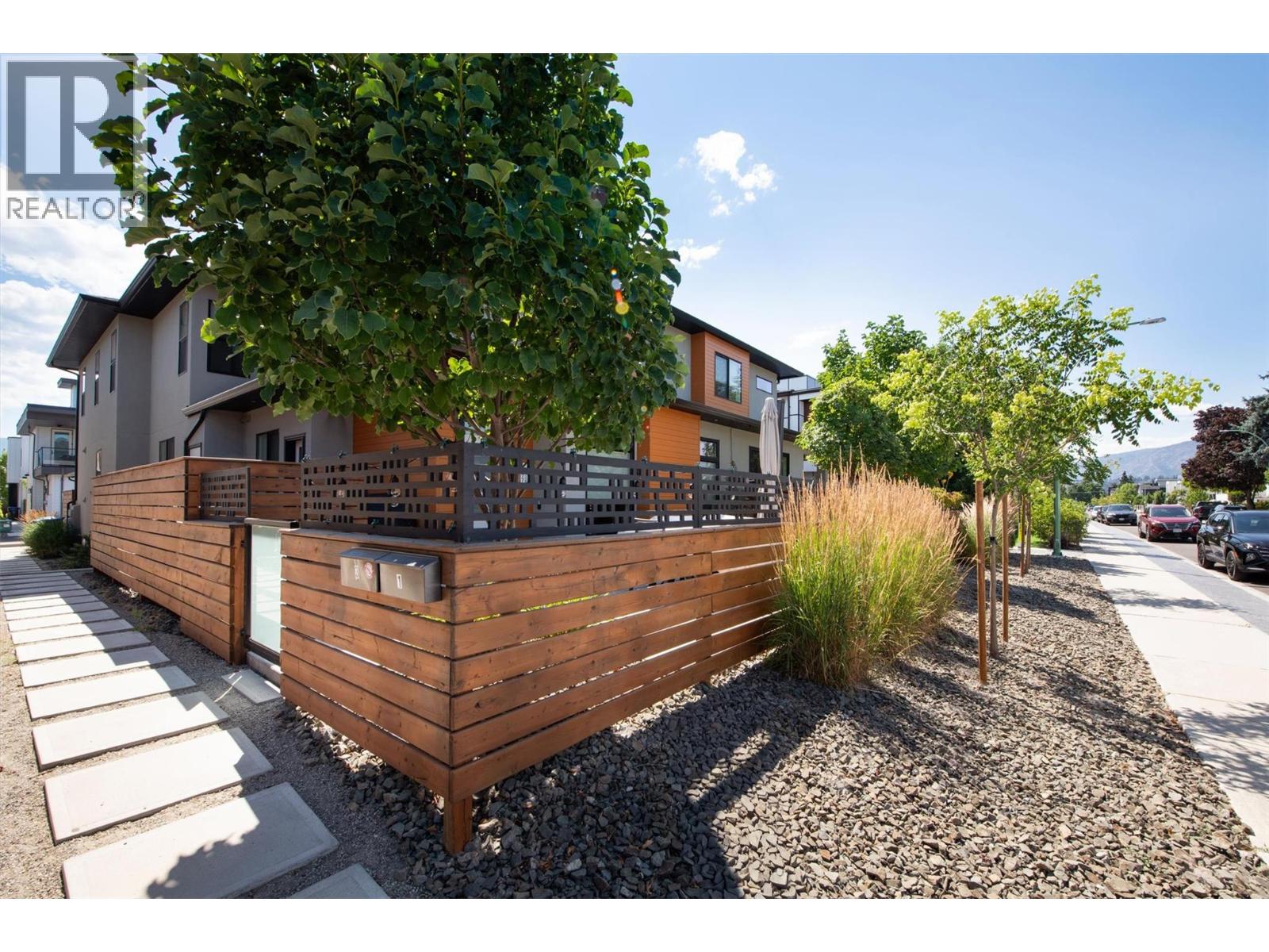 #3 877 Morrison Avenue - 54