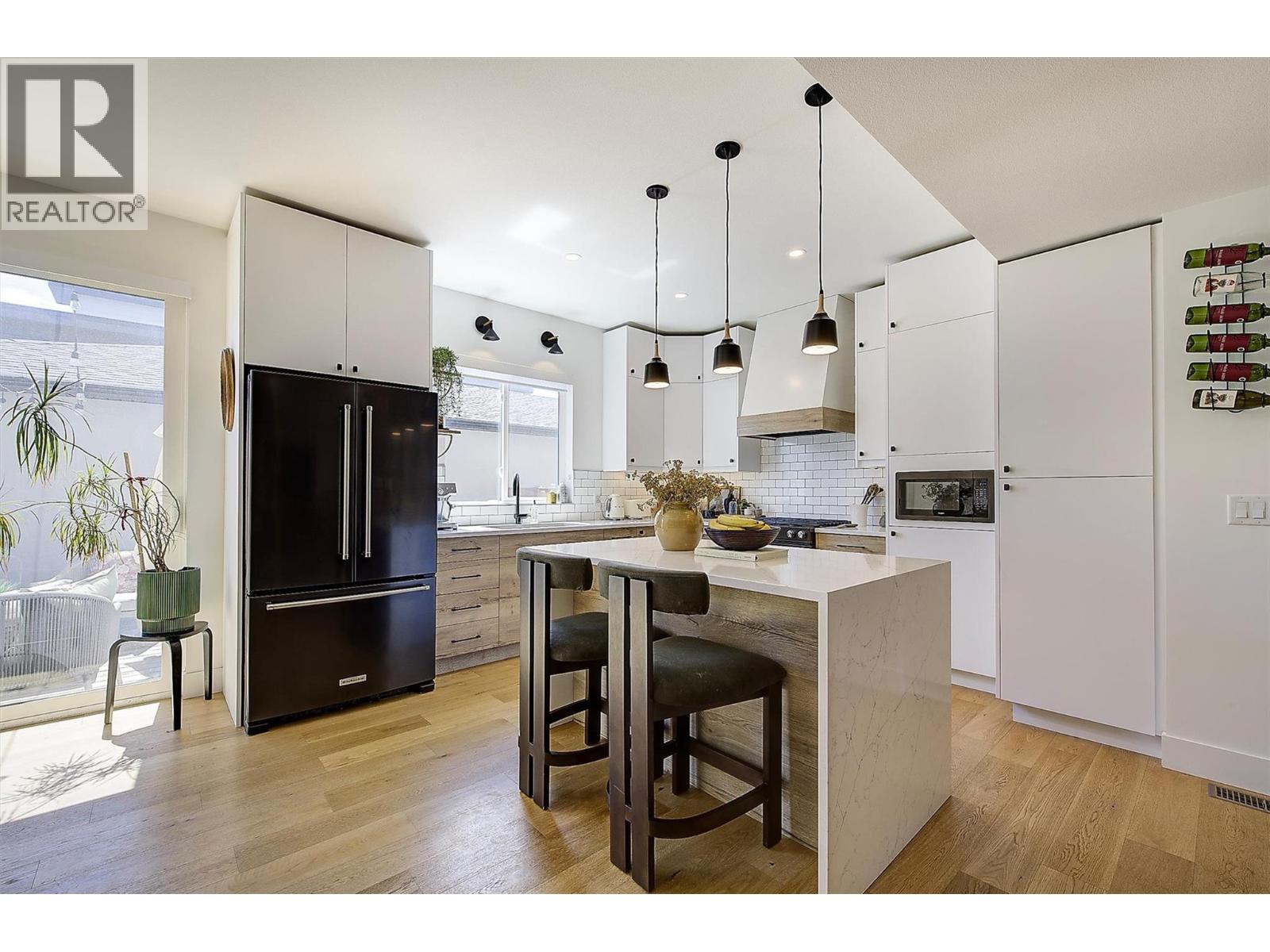 #3 877 Morrison Avenue - 6