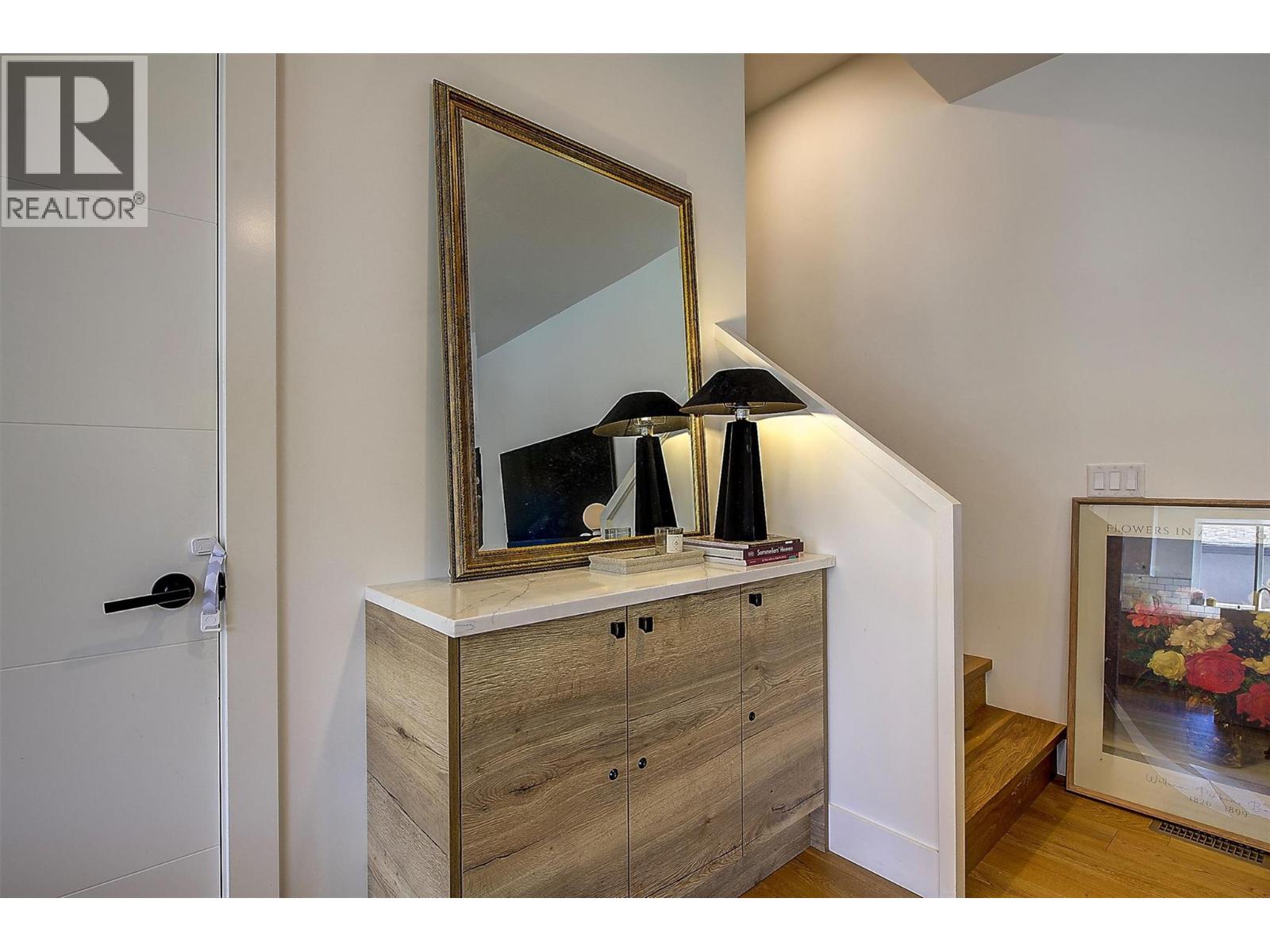 #3 877 Morrison Avenue - 23