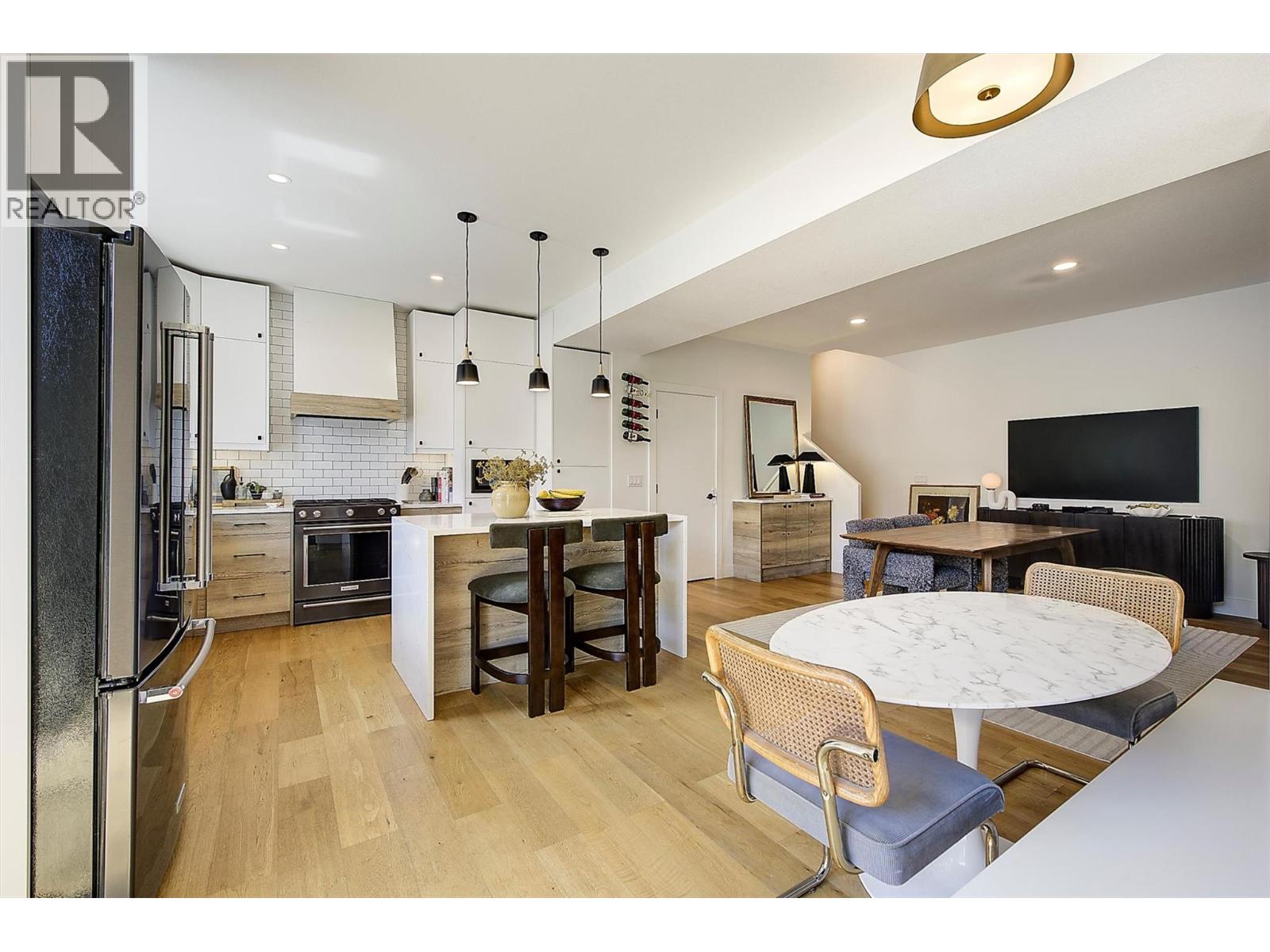#3 877 Morrison Avenue - 5