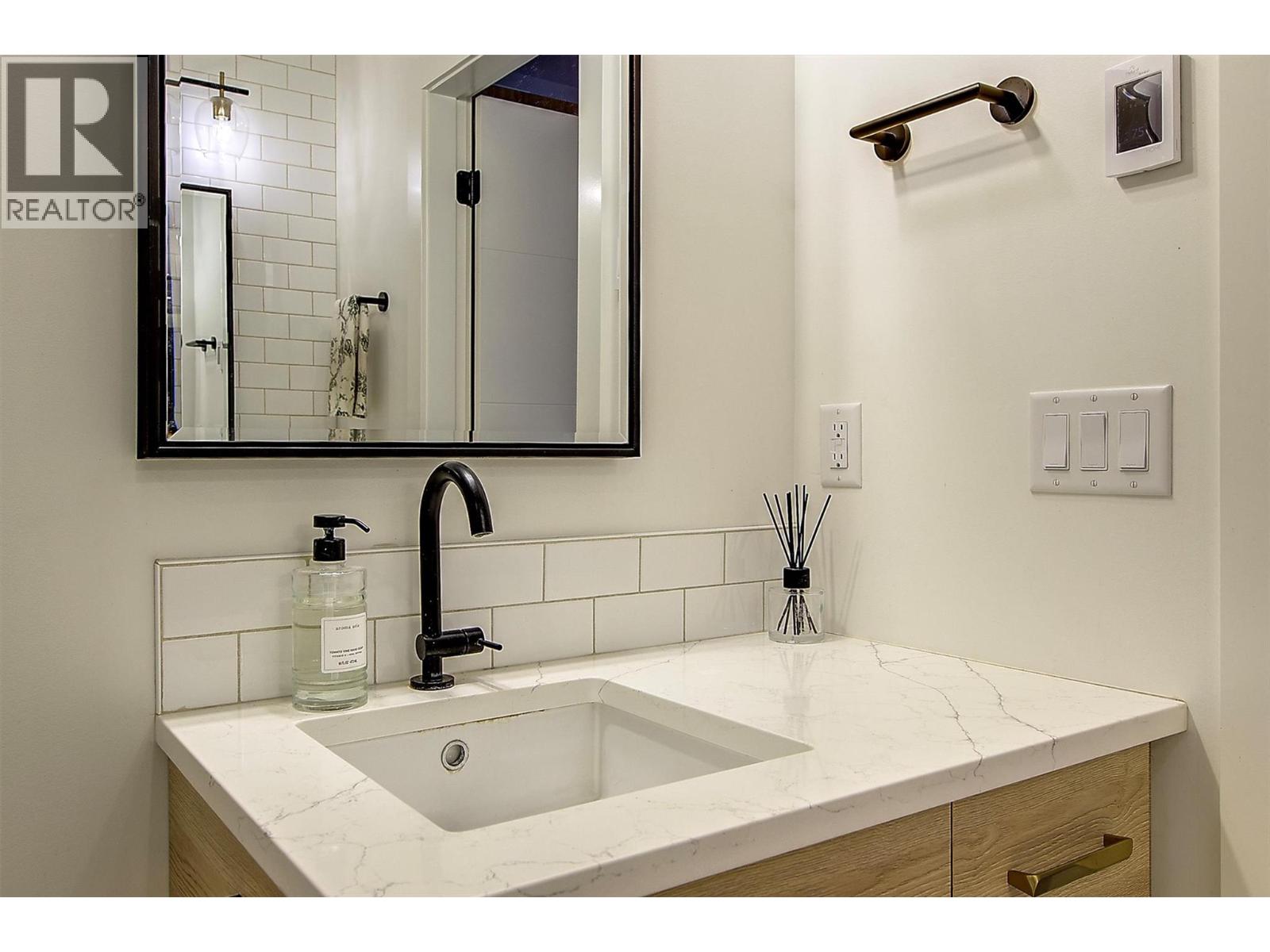#3 877 Morrison Avenue - 30