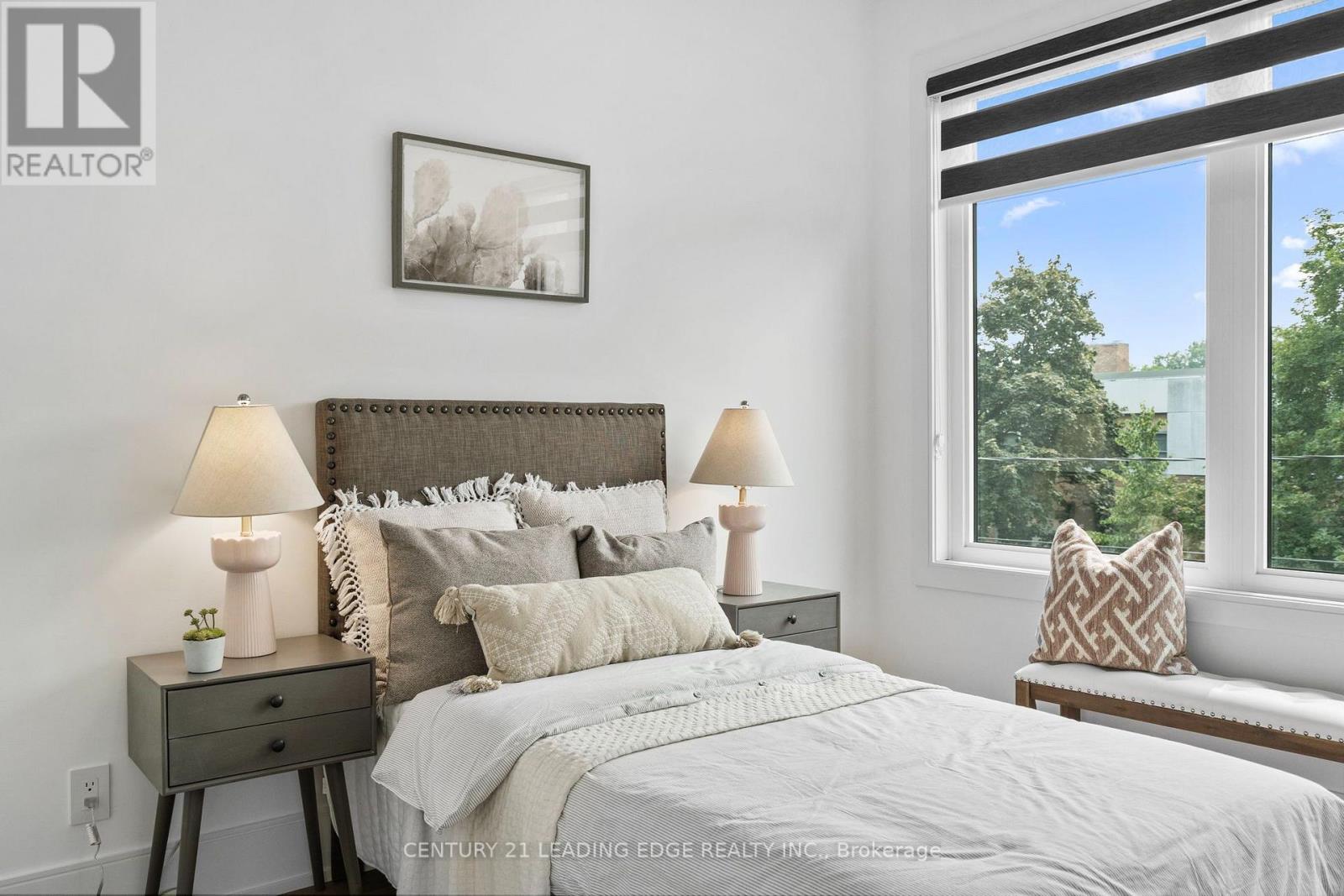 147 DURANT AVENUE - 23