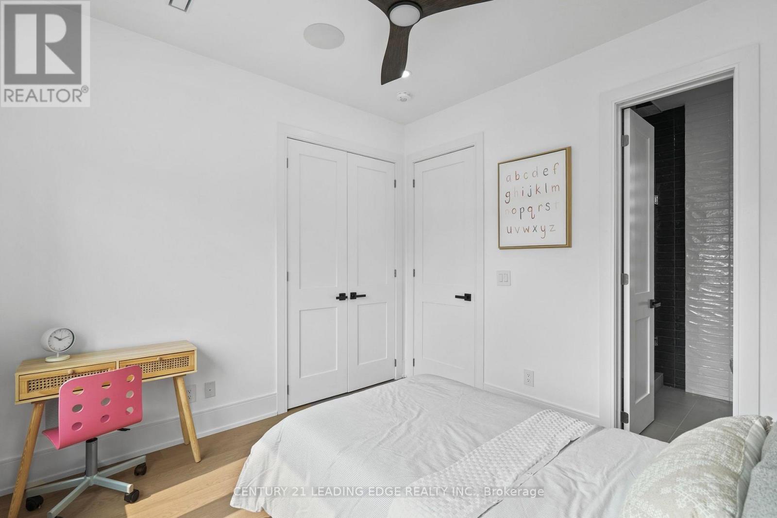 147 DURANT AVENUE - 25
