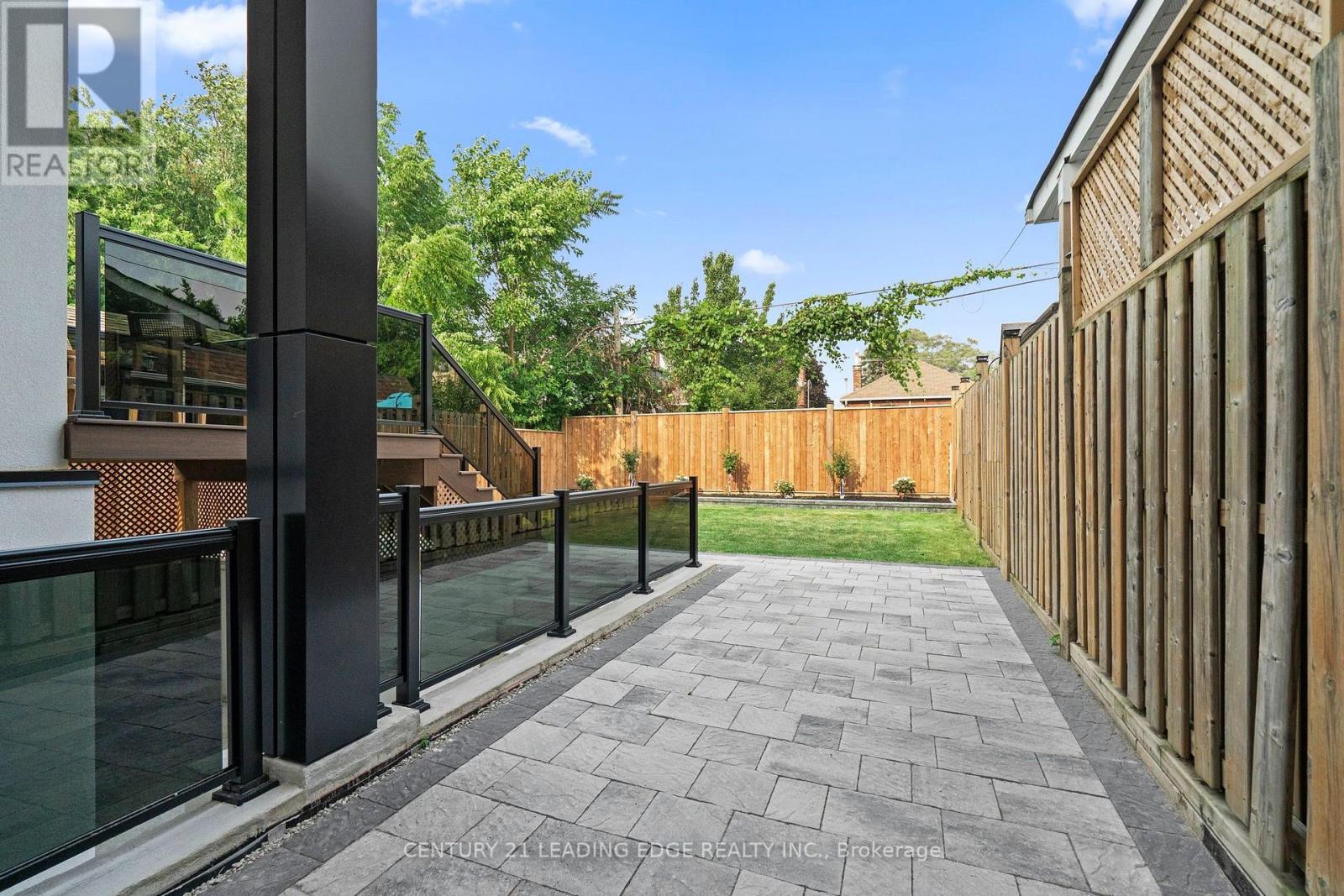 147 DURANT AVENUE - Image 32