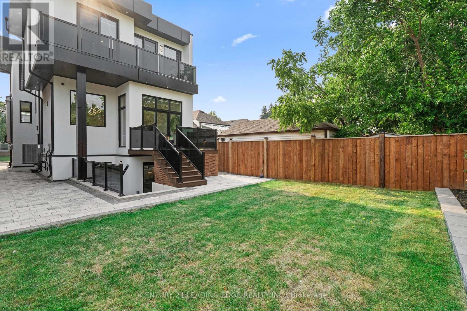 147 DURANT AVENUE - 33