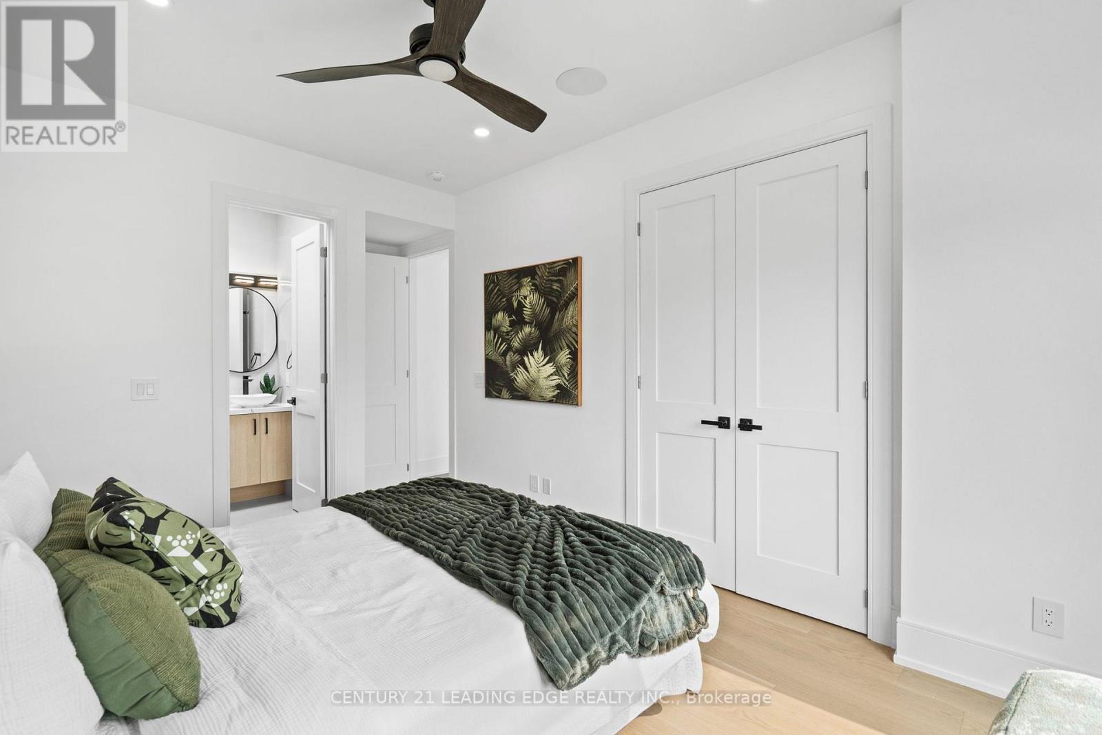 147 DURANT AVENUE - 43