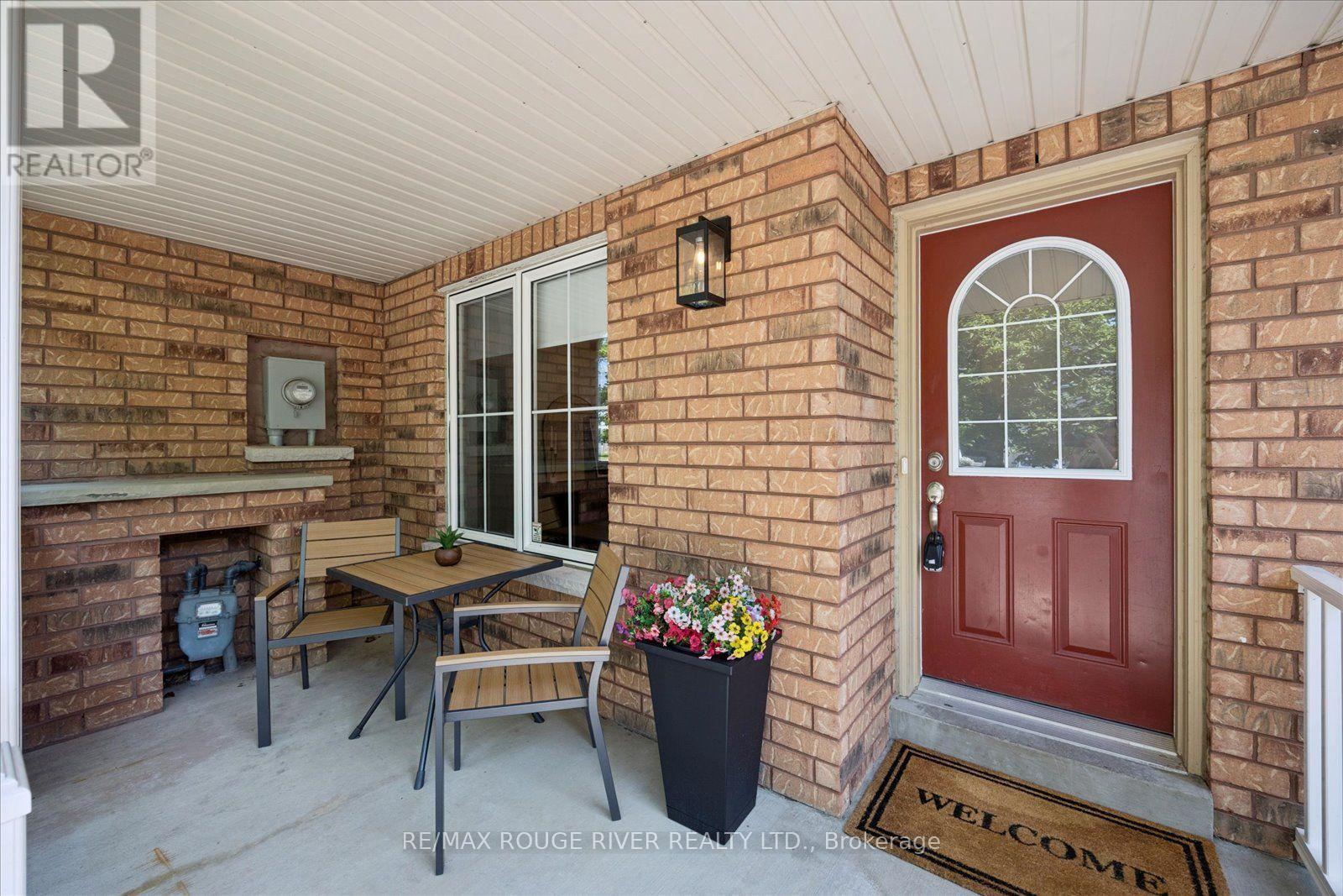 37 BURWELL STREET - 2