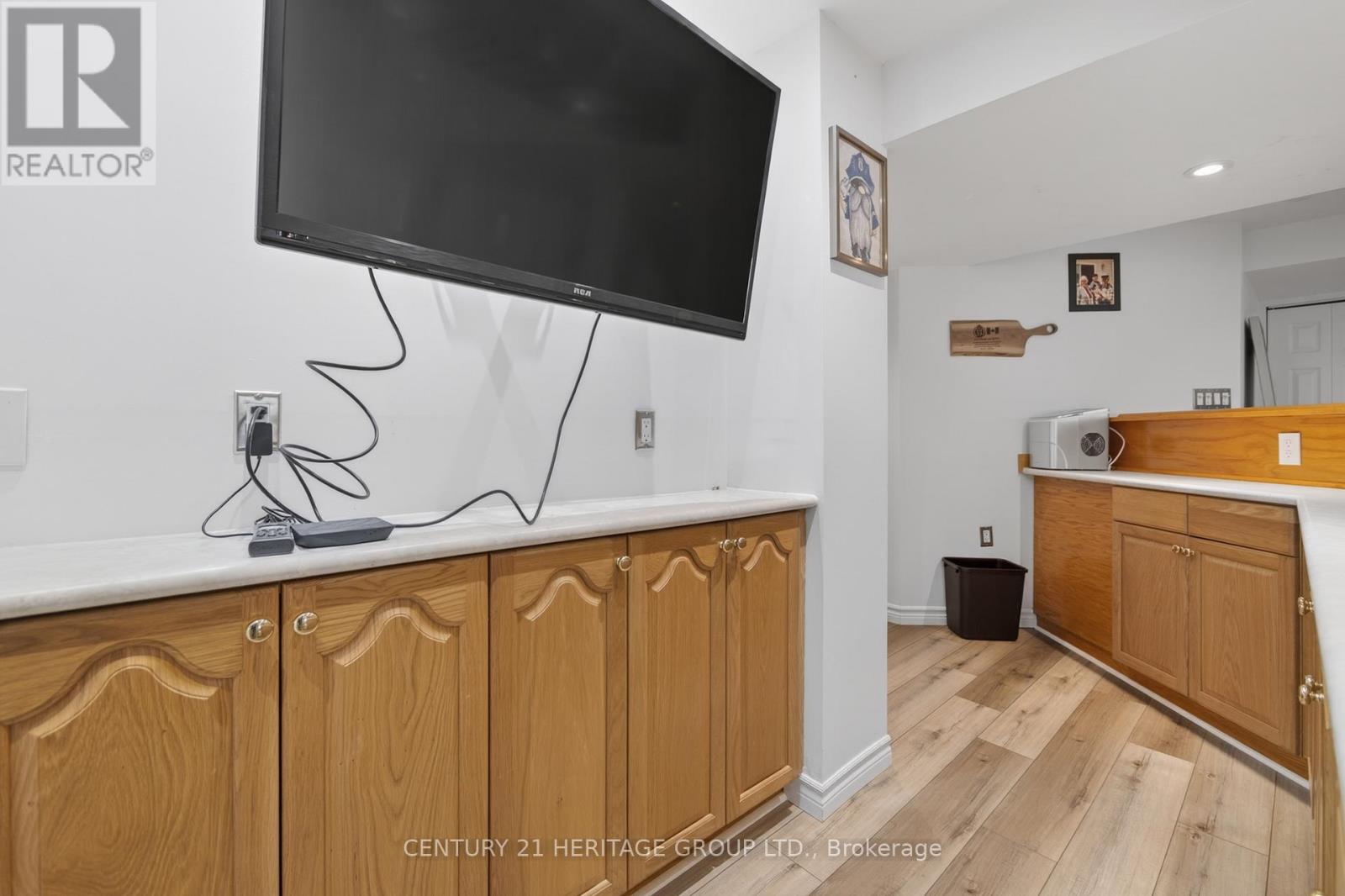 1858 EMERALD COURT - 32