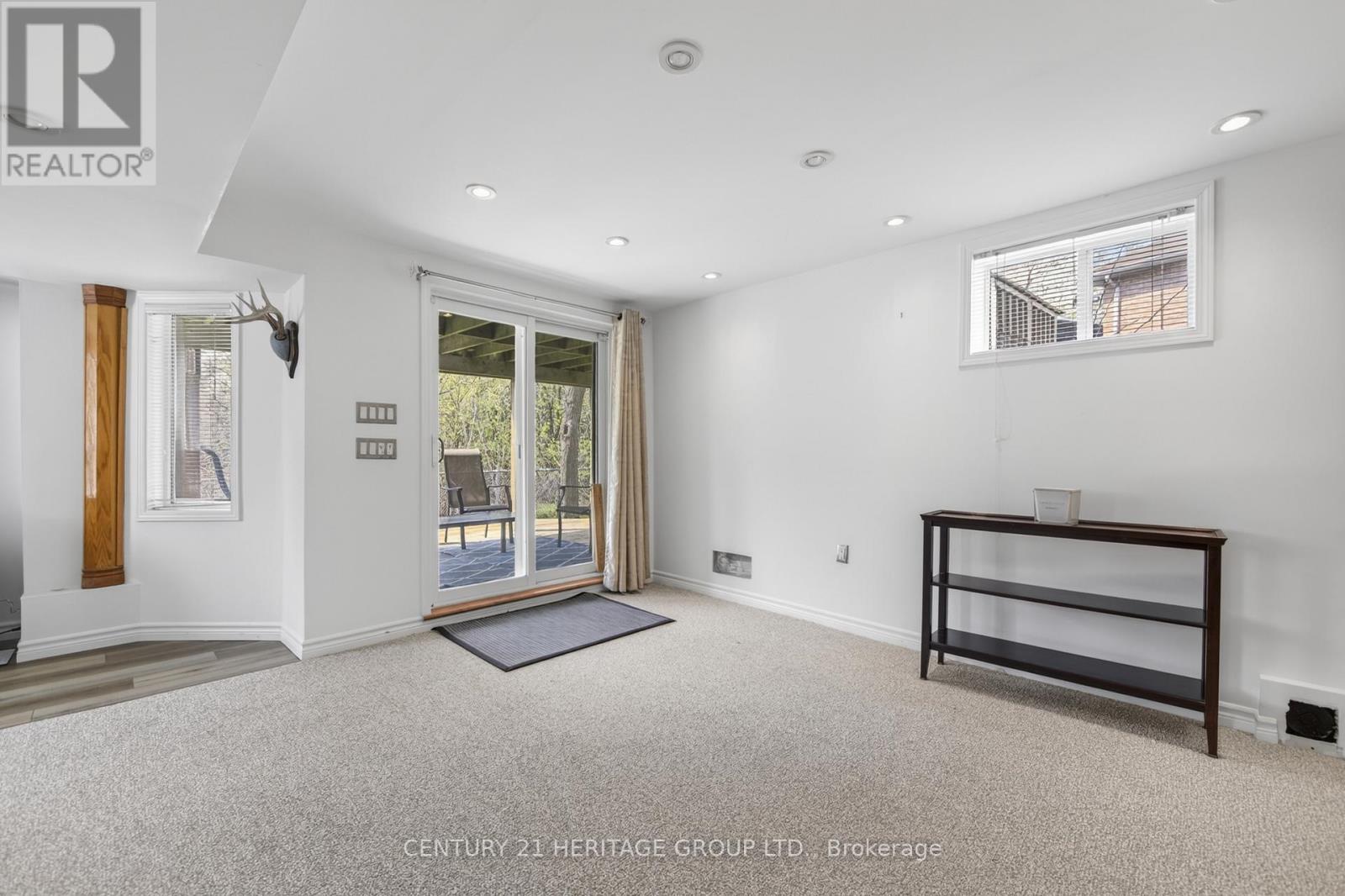 1858 EMERALD COURT - 35