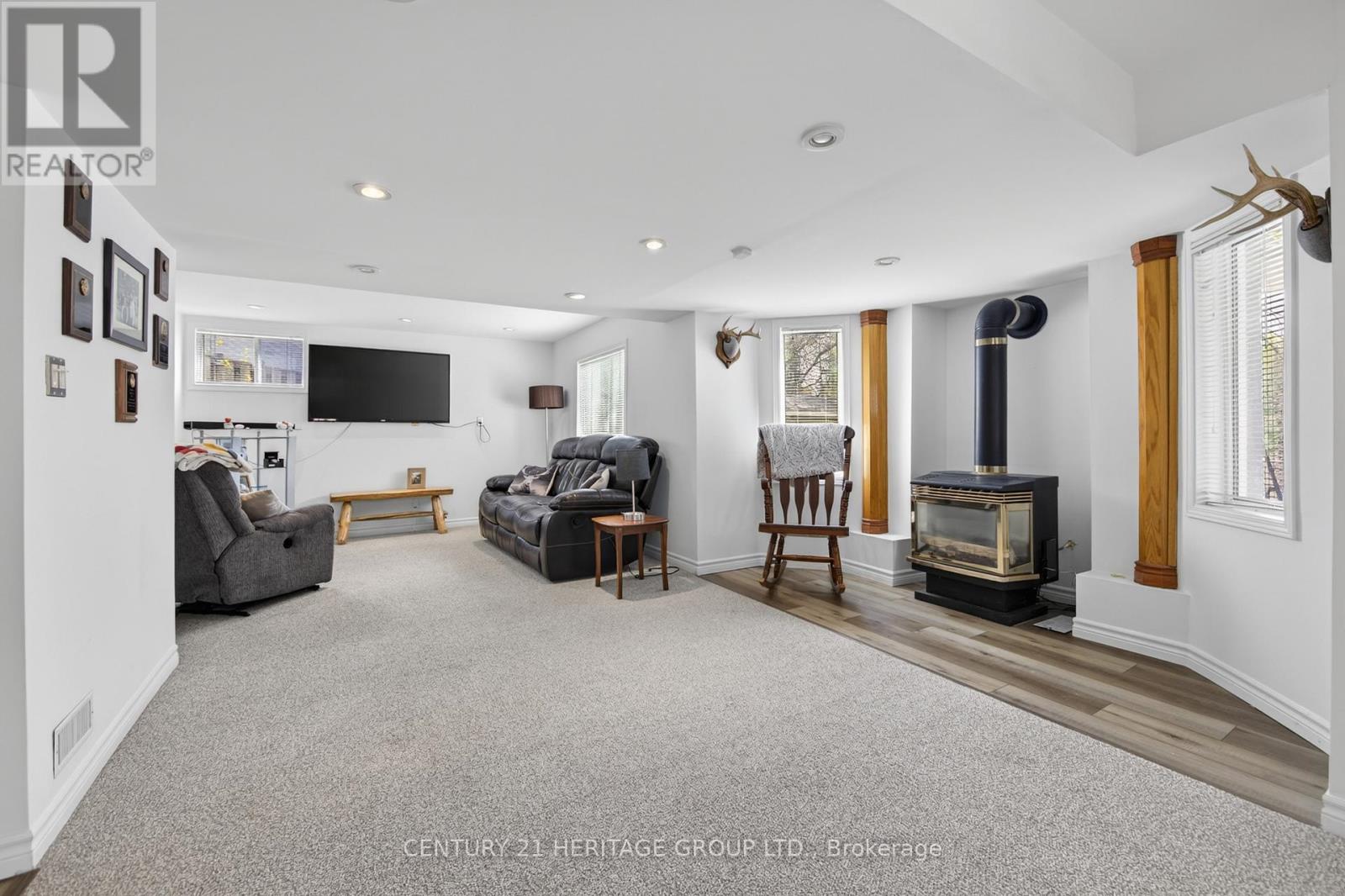 1858 EMERALD COURT - 36