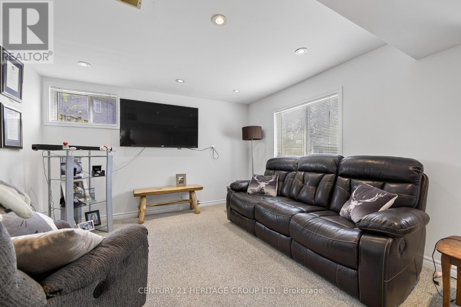 1858 EMERALD COURT - 38