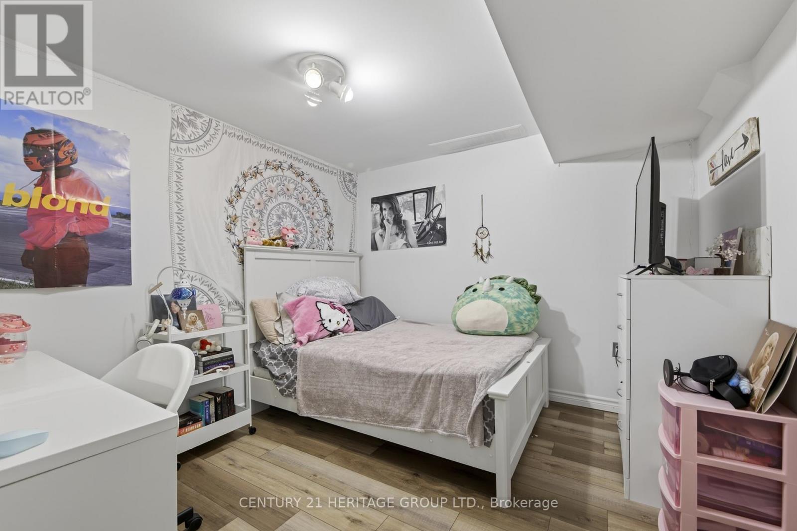 1858 EMERALD COURT - 40